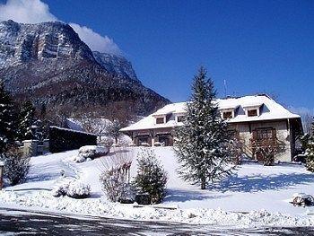 Logis Au Pas De L'Alpette Chapareillan Exterior foto